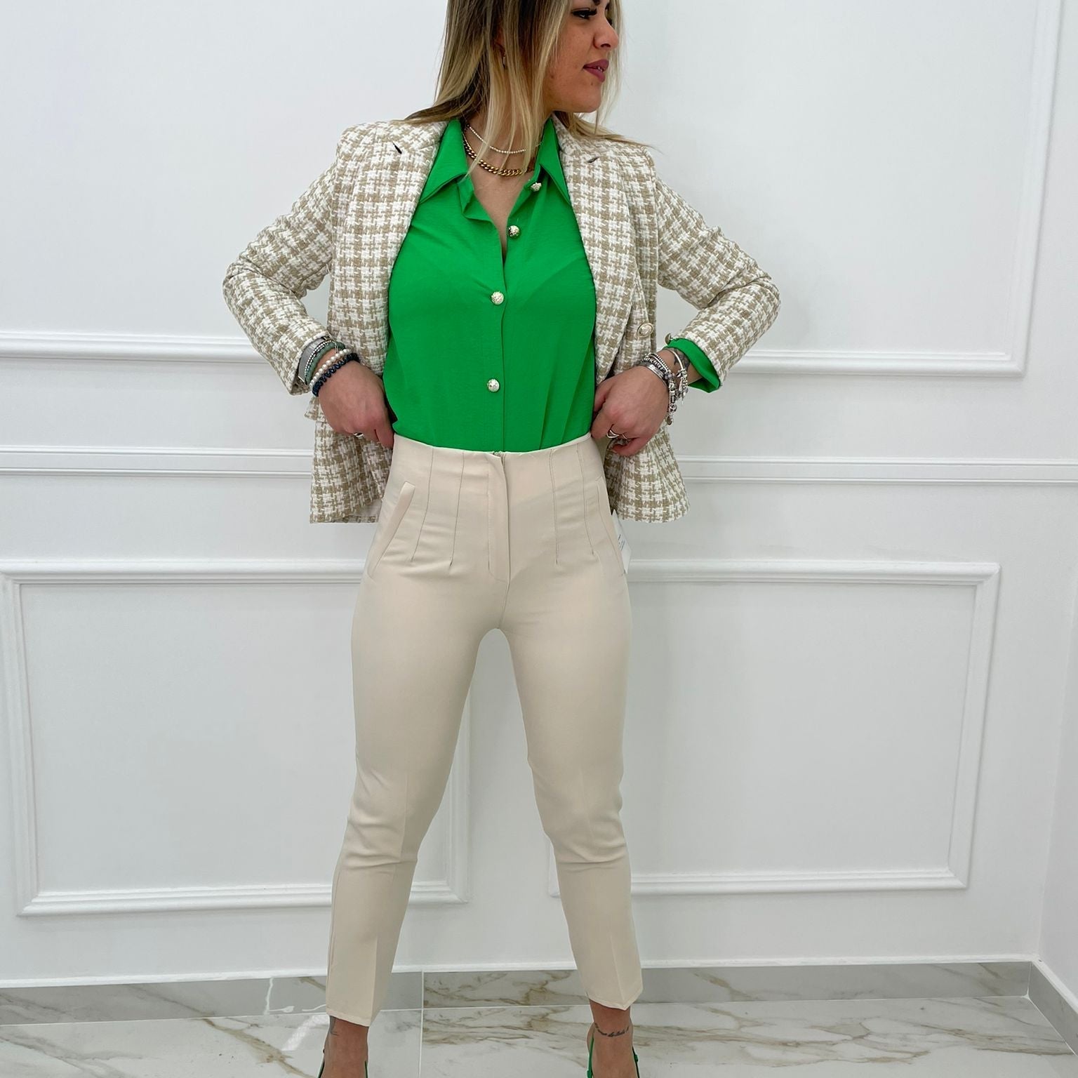 Pantalone a sigaretta con pinces avanti