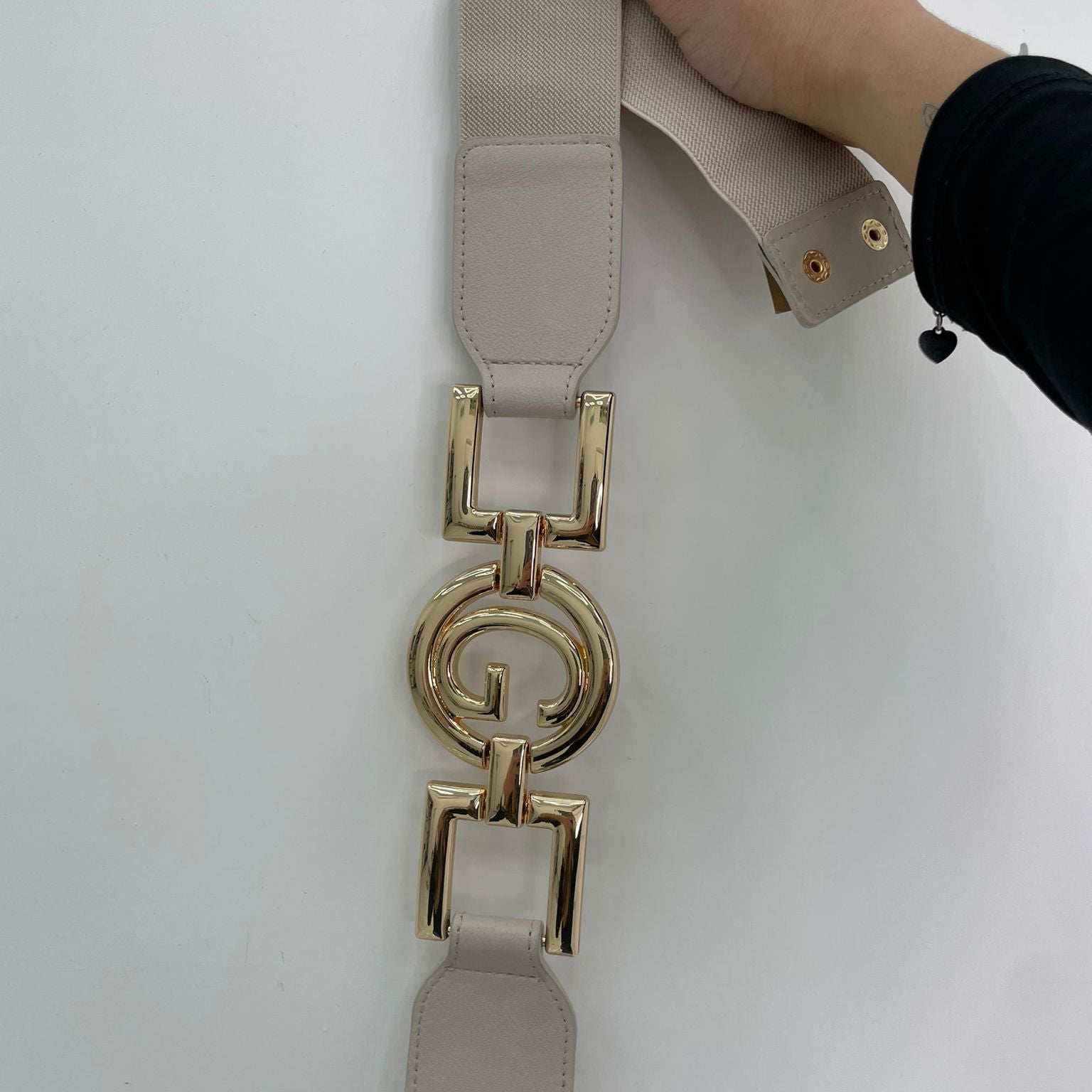 Cintura con fibbia a forma di "G" oro