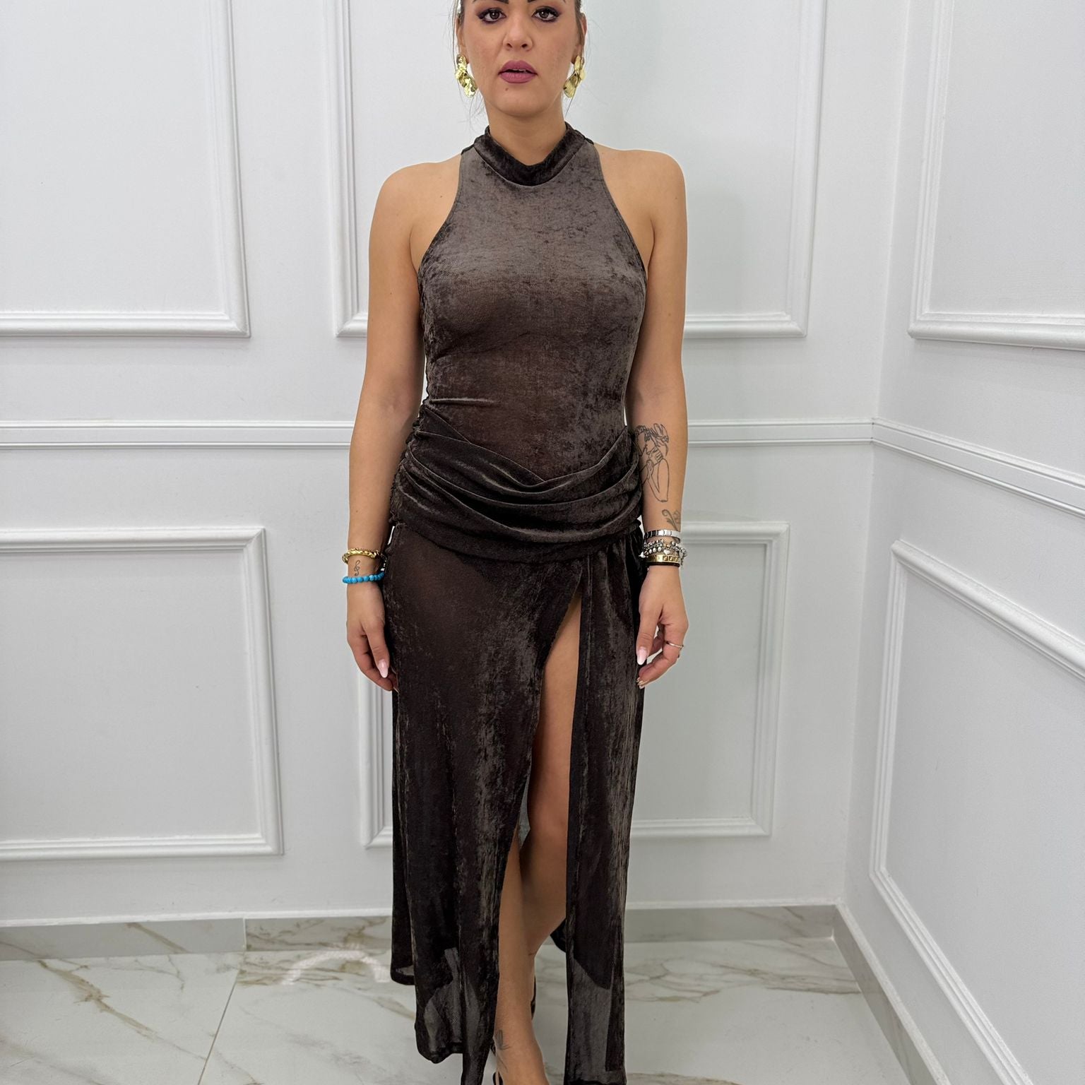 Vestito lungo in velluto con spacco