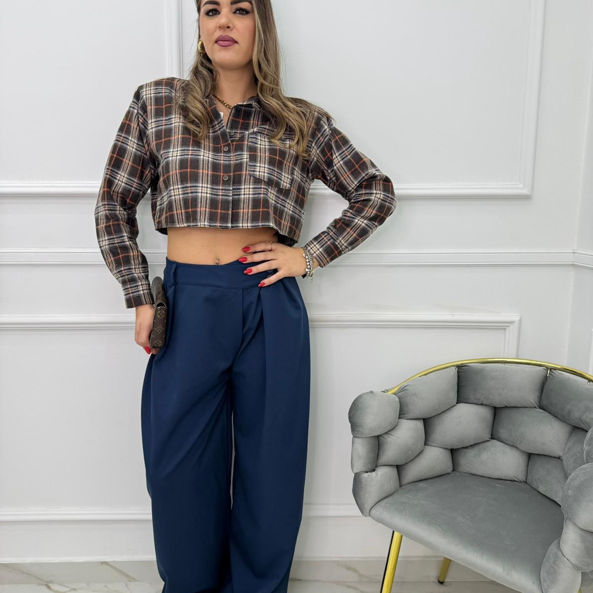 Pantalone palazzo con chiusura asimmetrica