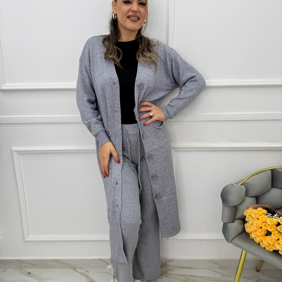 Cardigan lungo con bottoni tono su tono