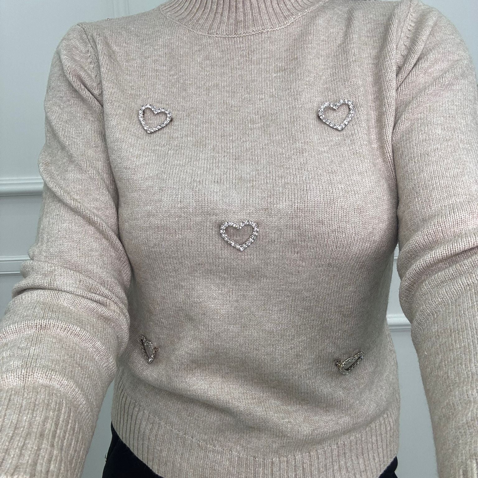 Maglione mezzo con collo con spille a cuore