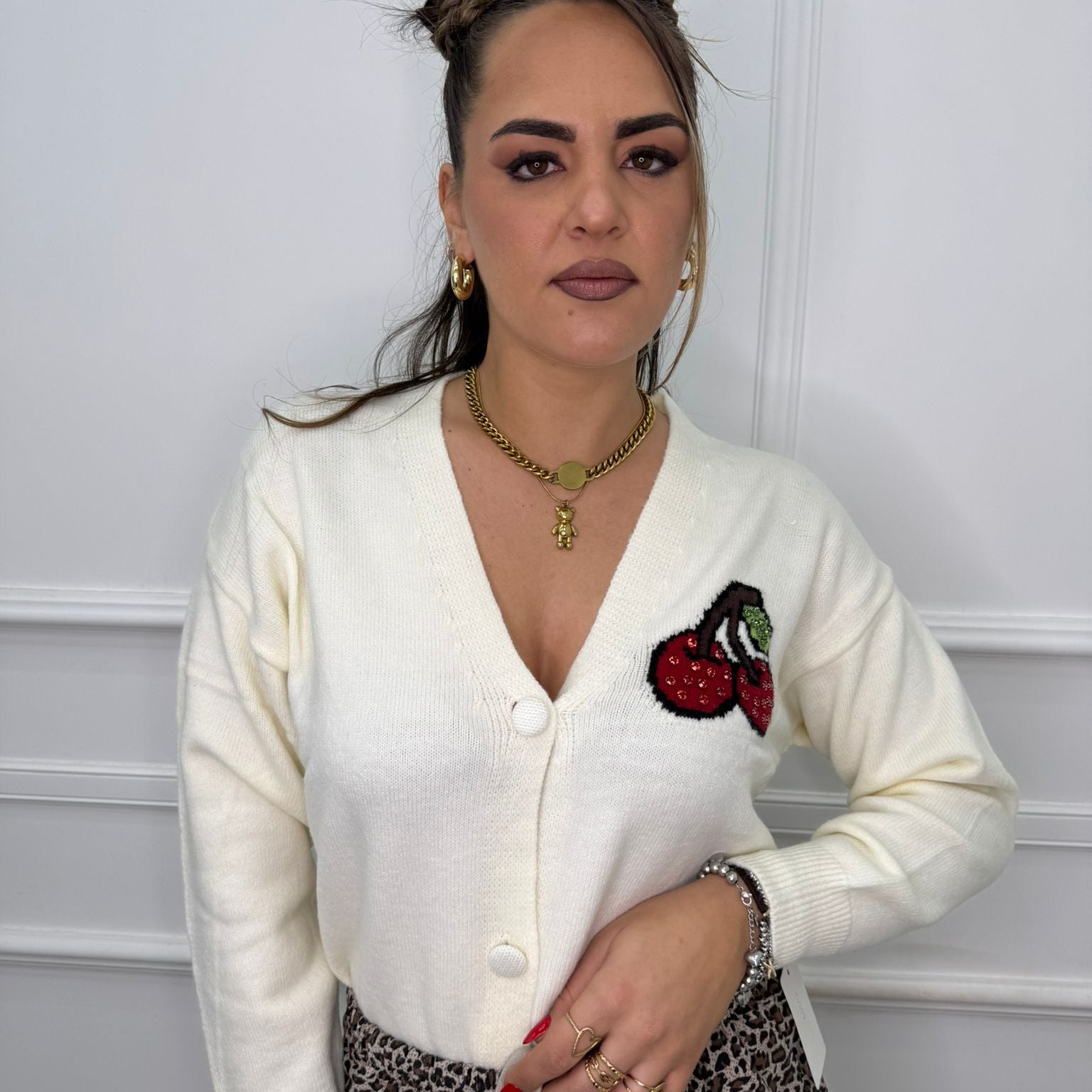 Cardigan con ciliegie swarovski