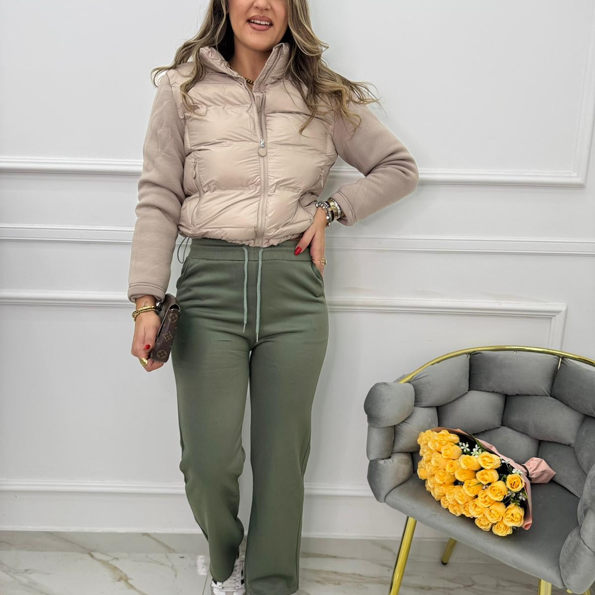 Pantalone tuta tinta unita modello palazzo