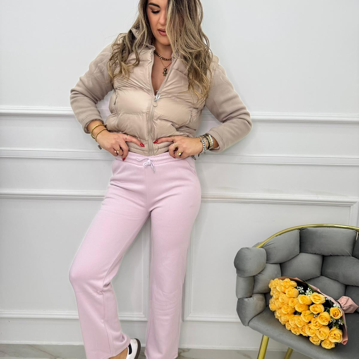 Pantalone tuta tinta unita modello palazzo