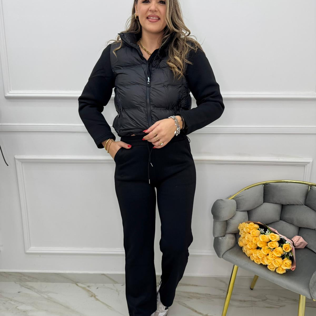 Pantalone tuta tinta unita modello palazzo