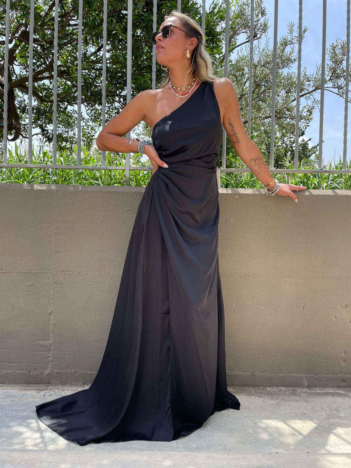 Vestito lungo effetto seta mono spalla