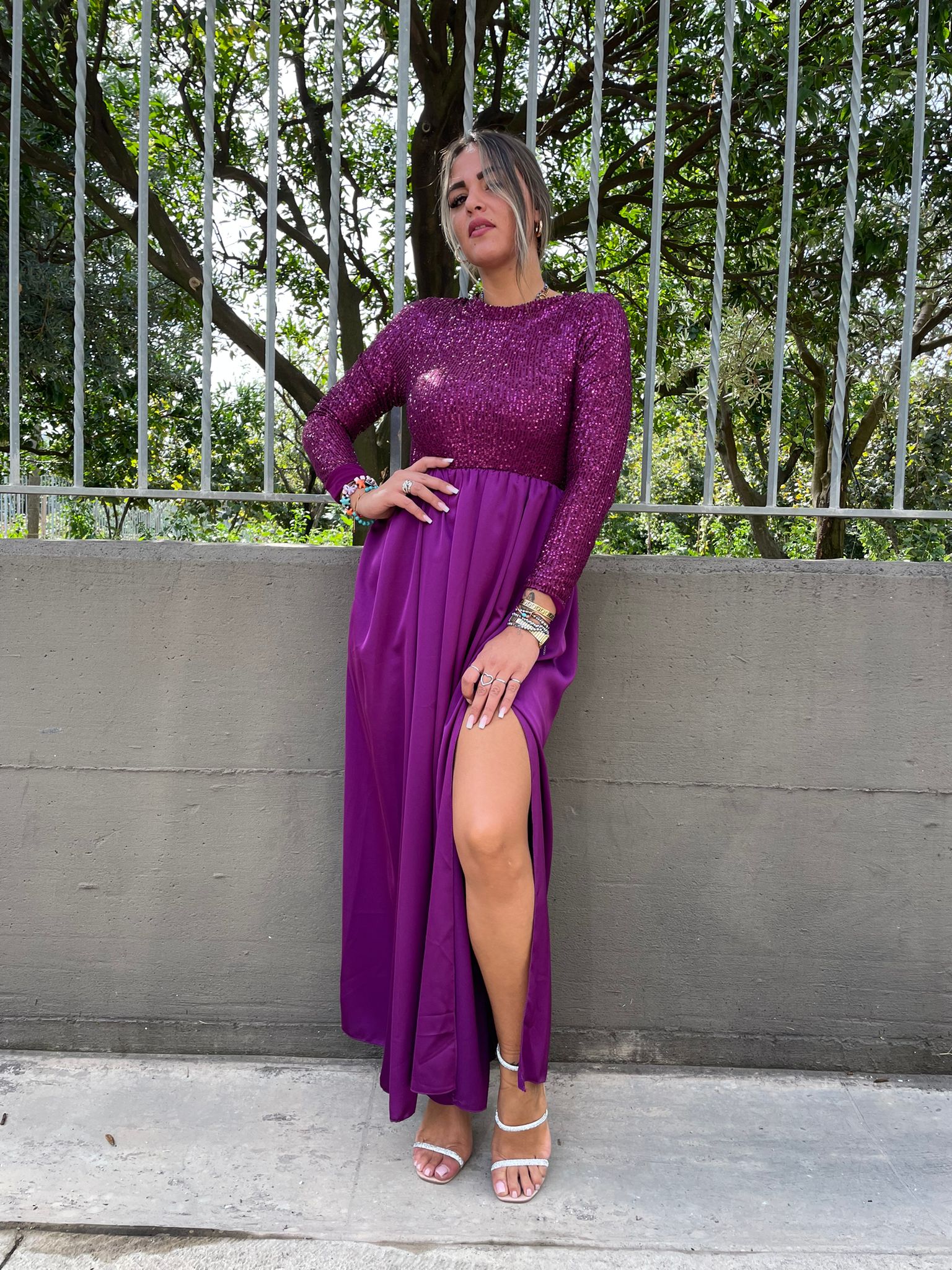 Vestito lungo con parte superiore in paillettes