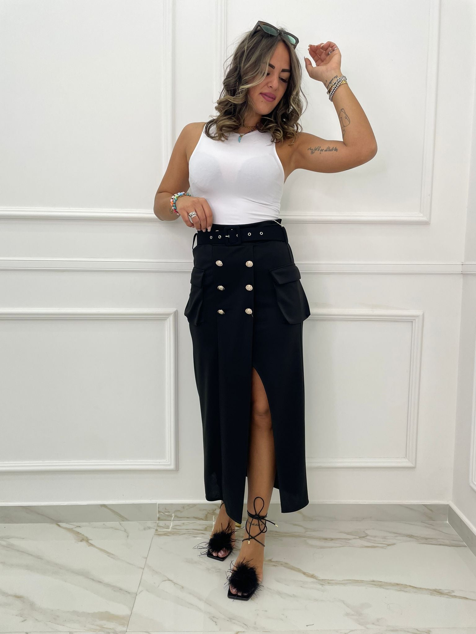 Gonna lunga tinta unita con bottoni oro