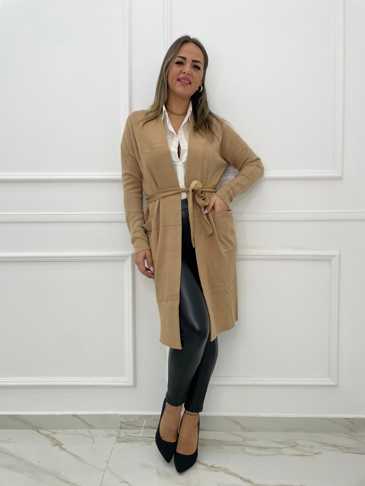 Cardigan lungo con cintura in vita