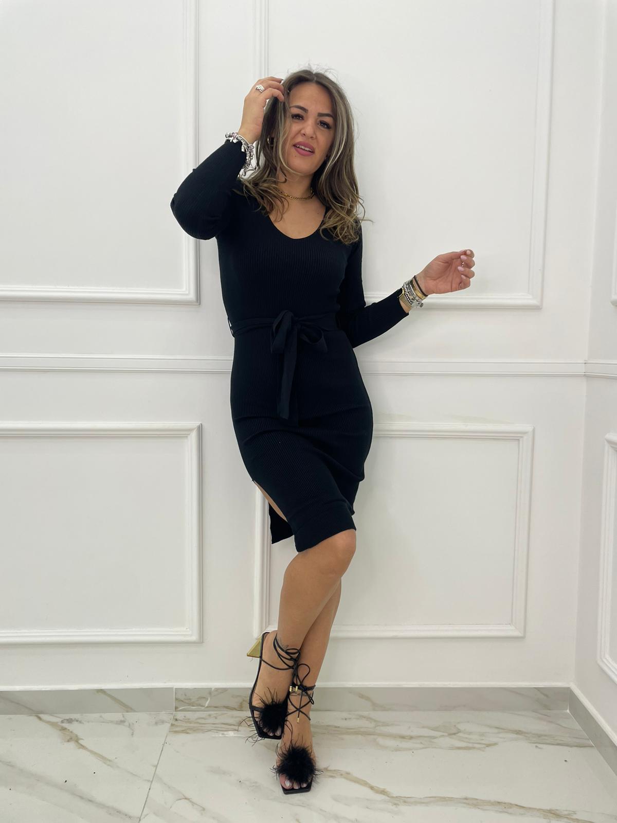 Vestito in simil lana con scollo a V e cintura in vita