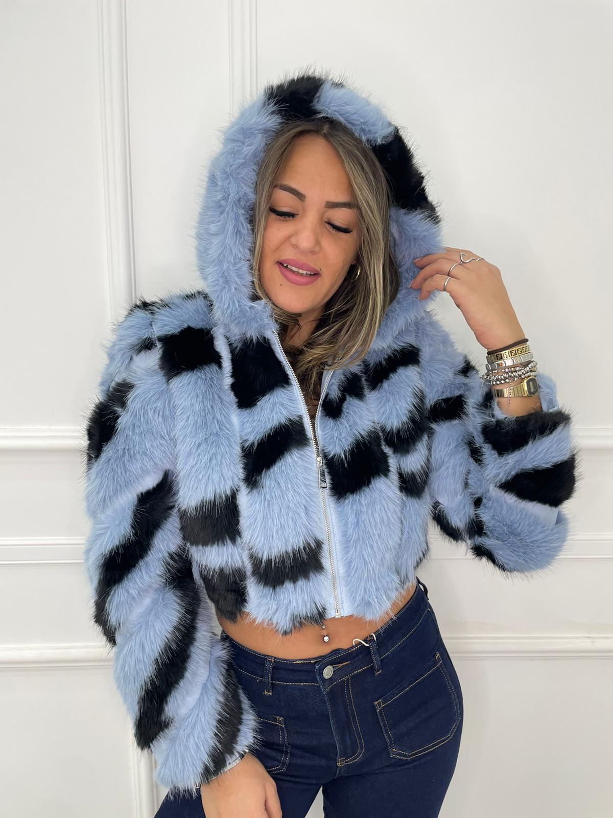 Pelliccia eco bicolore modello corto