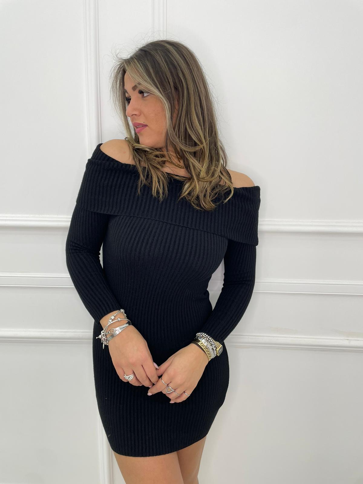 Vestitino in simil lana a coste con scollo a barca