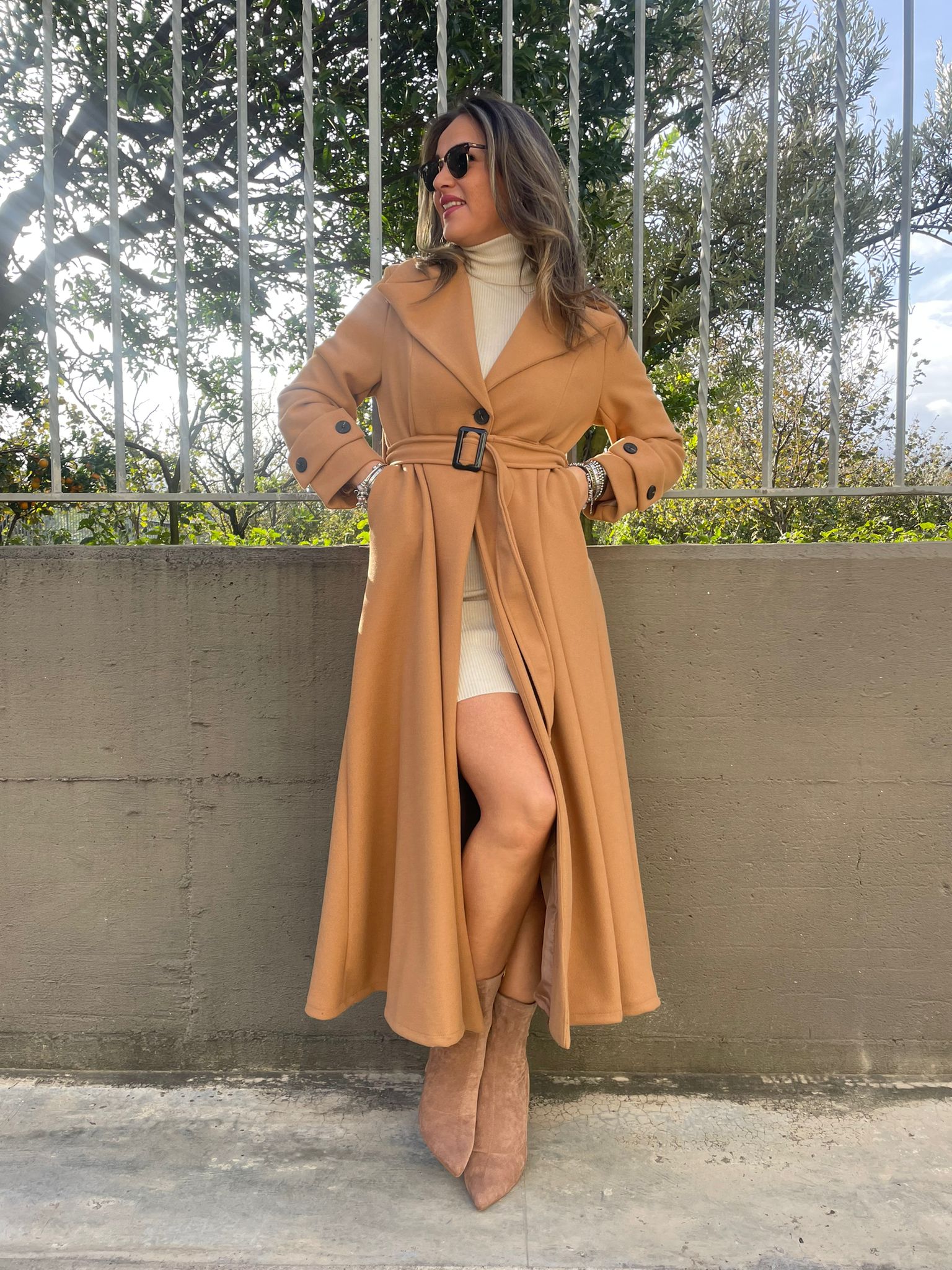 Cappotto lungo tinta unita scampanato