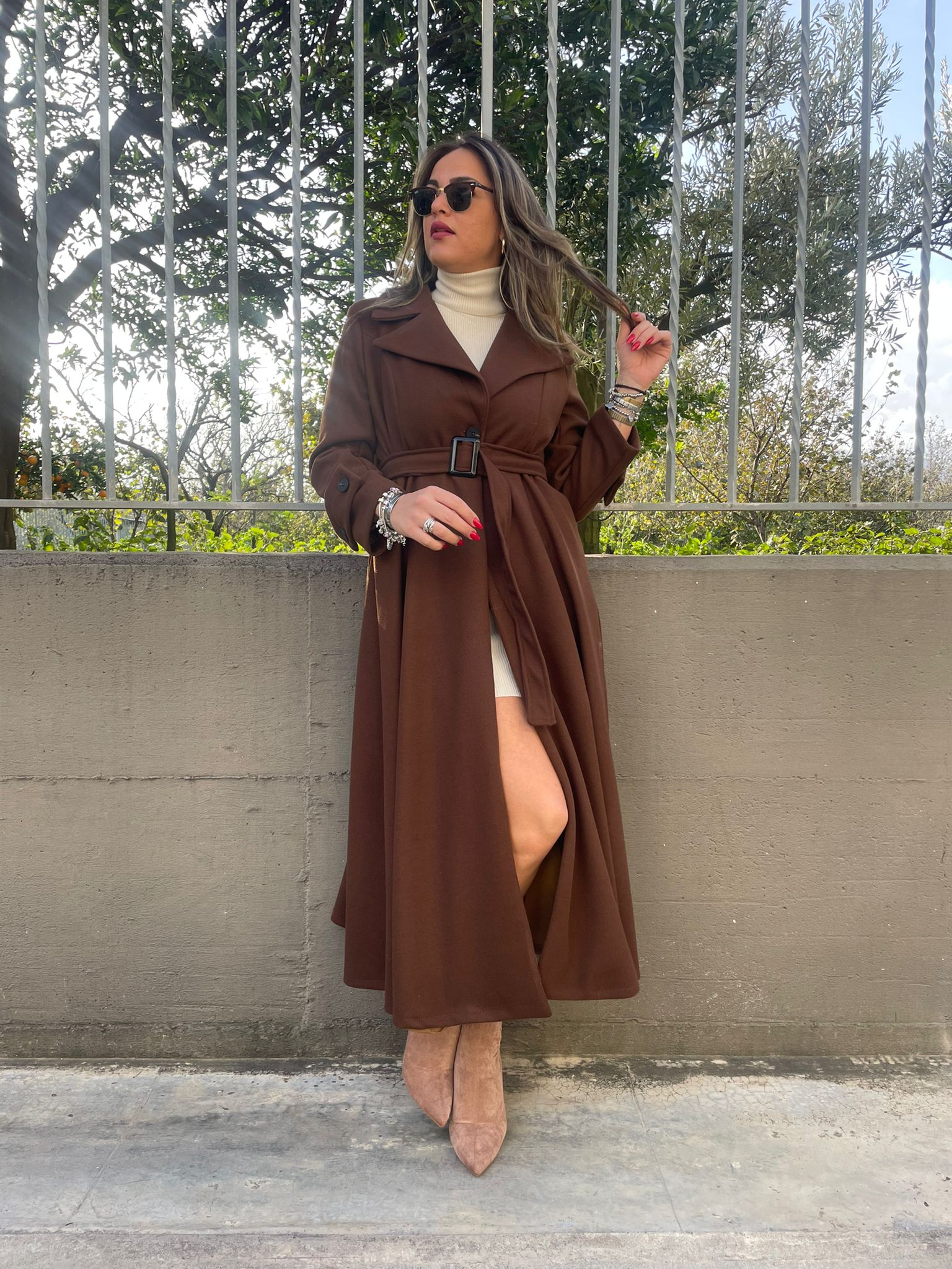 Cappotto lungo tinta unita scampanato