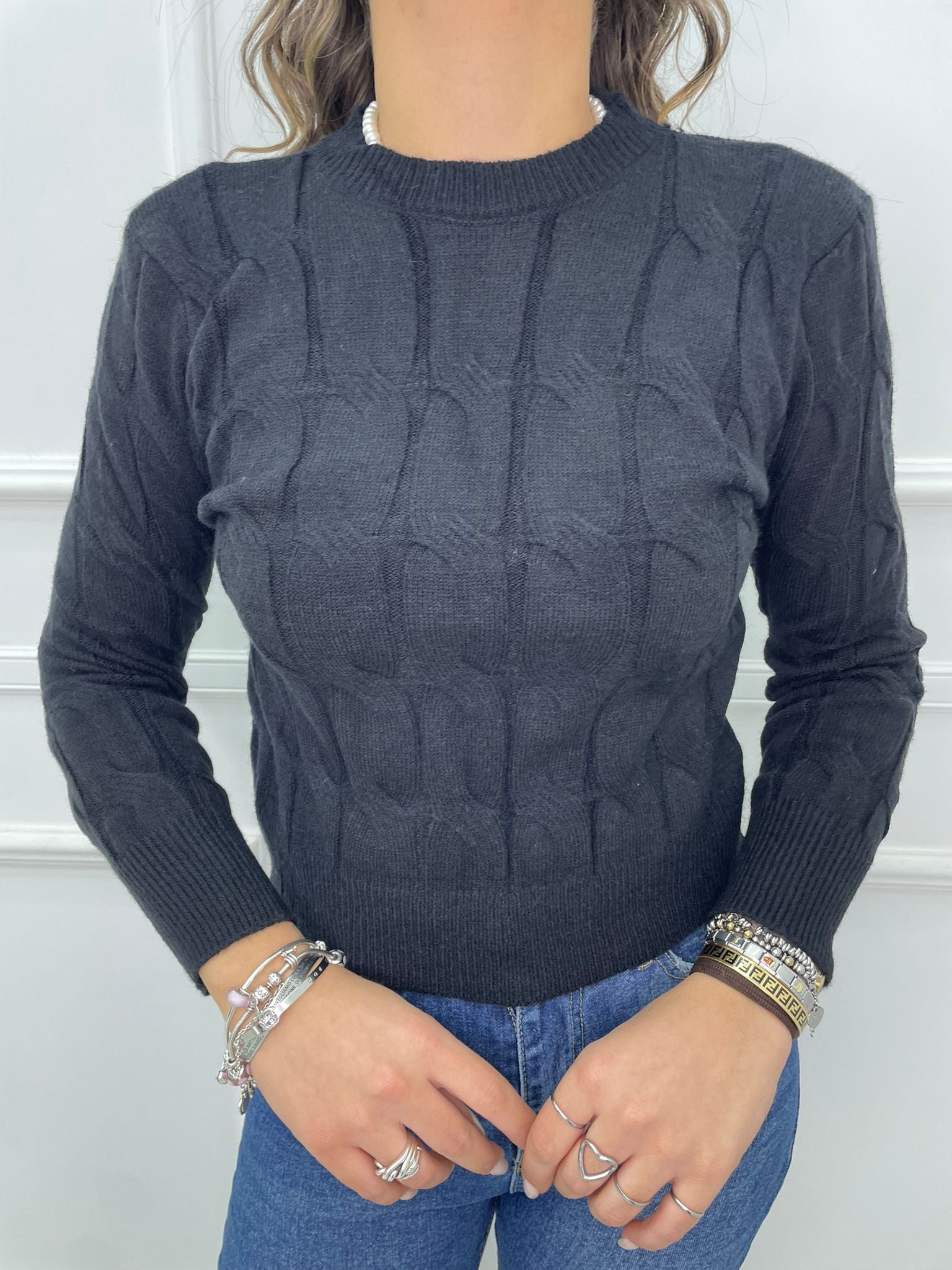 Maglioncino giro collo trama treccia