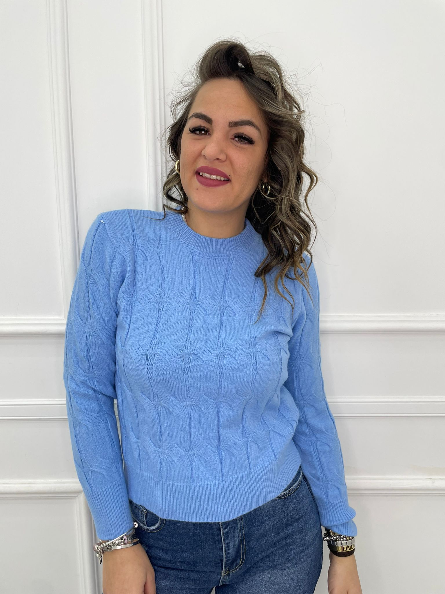 Maglioncino giro collo trama treccia