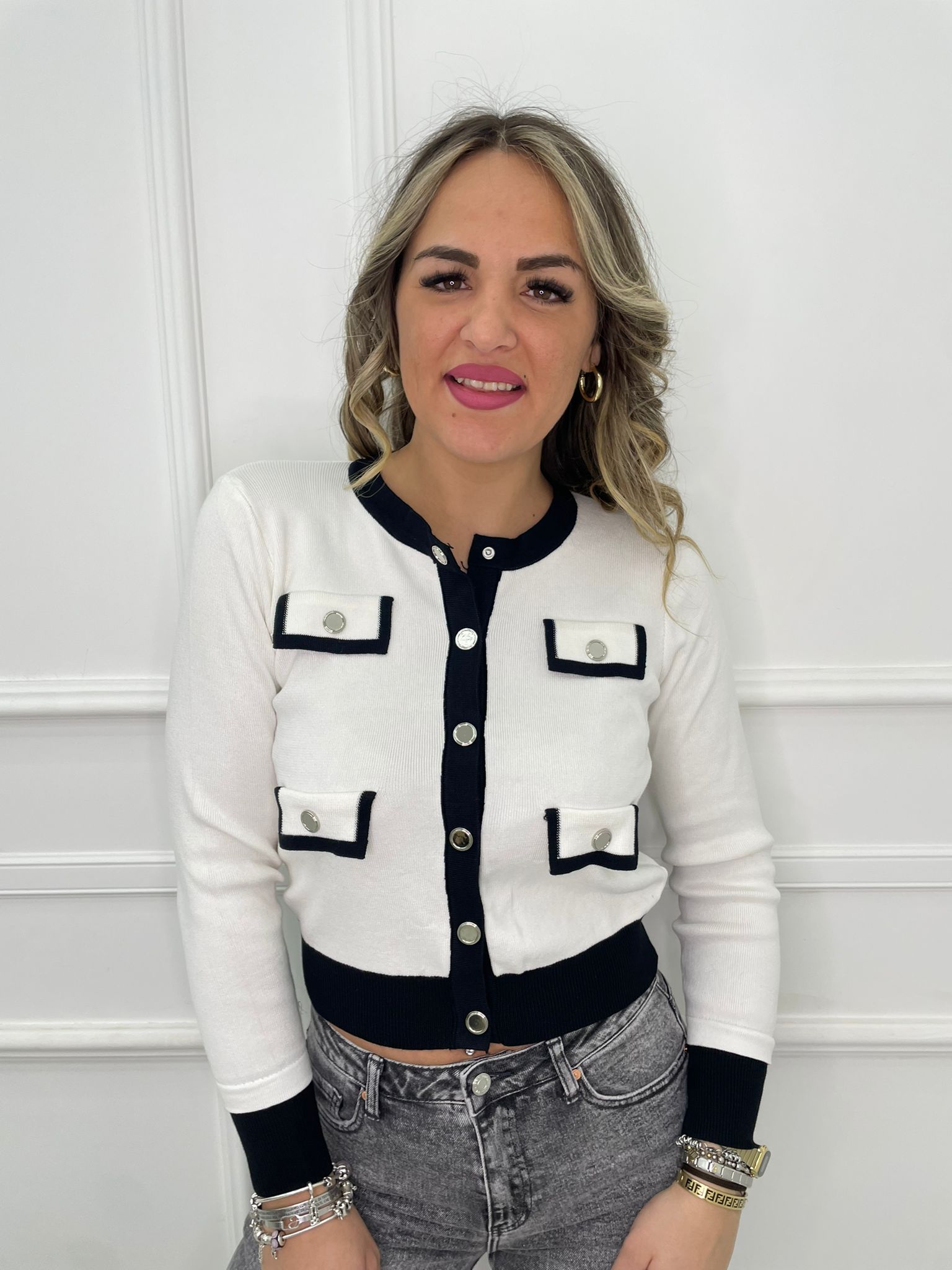 Cardigan bicolore con bottoni specchio