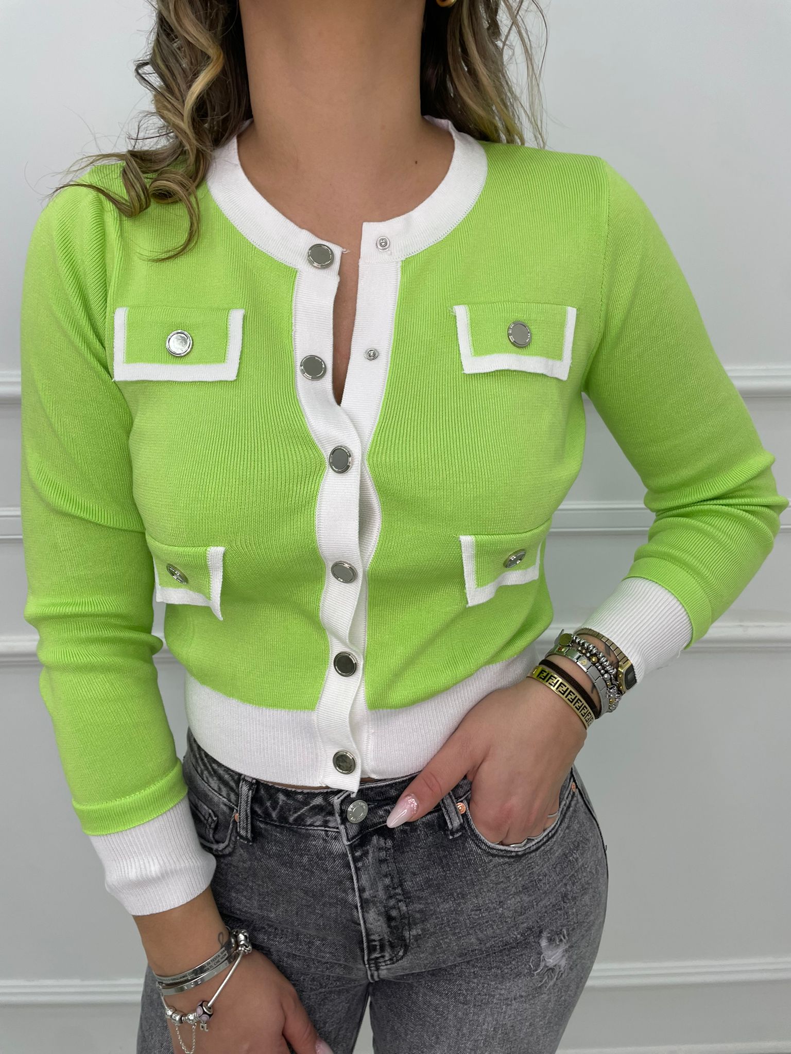 Cardigan bicolore con bottoni specchio