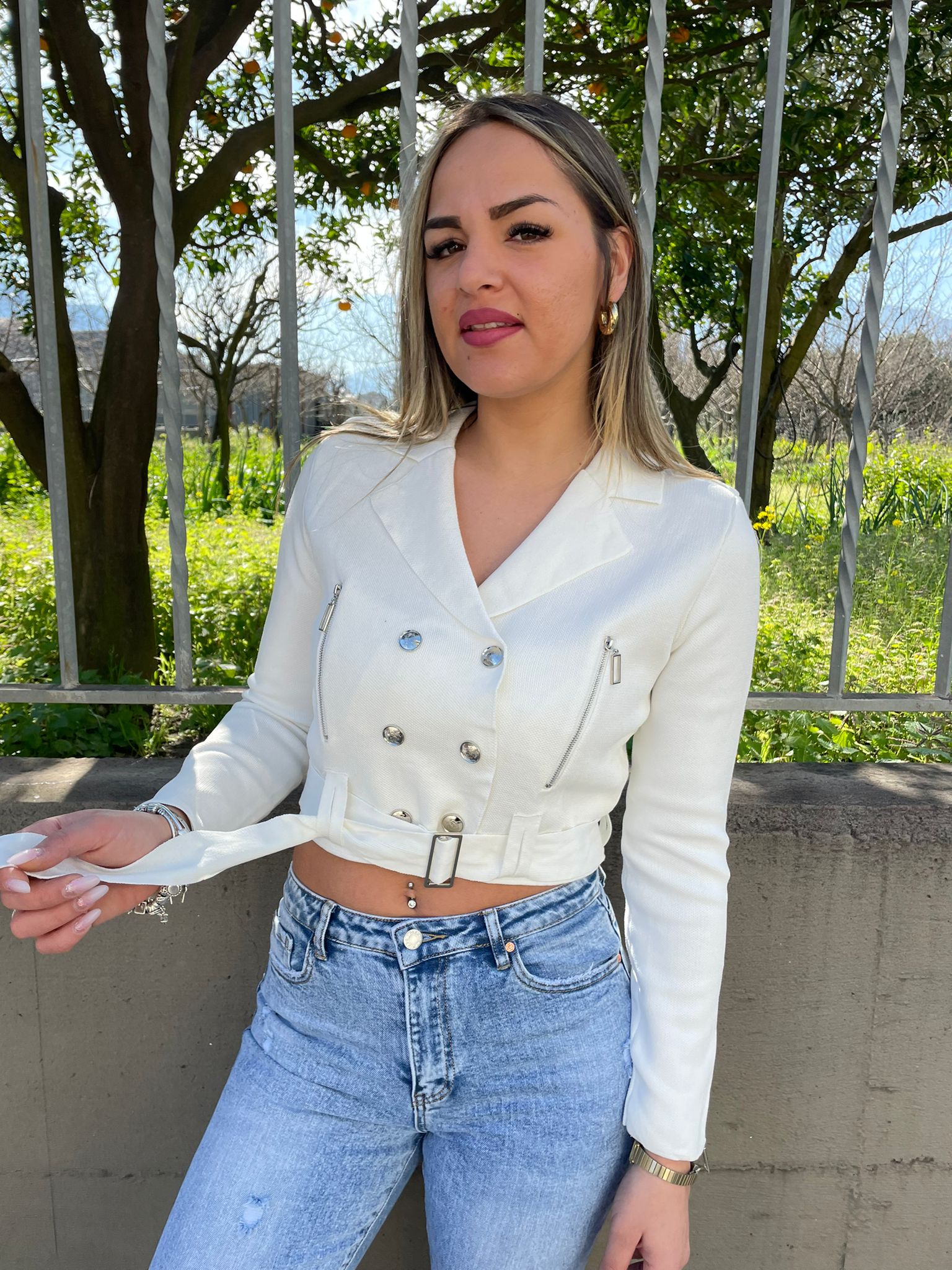 Giacca in filo doppio petto con cintura in vita