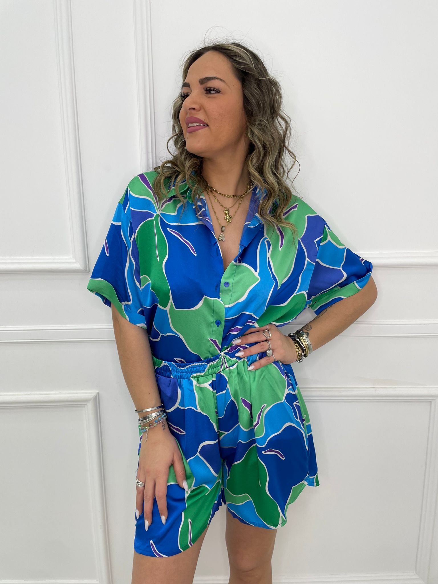 Coordinato 2 pezzi floreale con shorts effetto seta