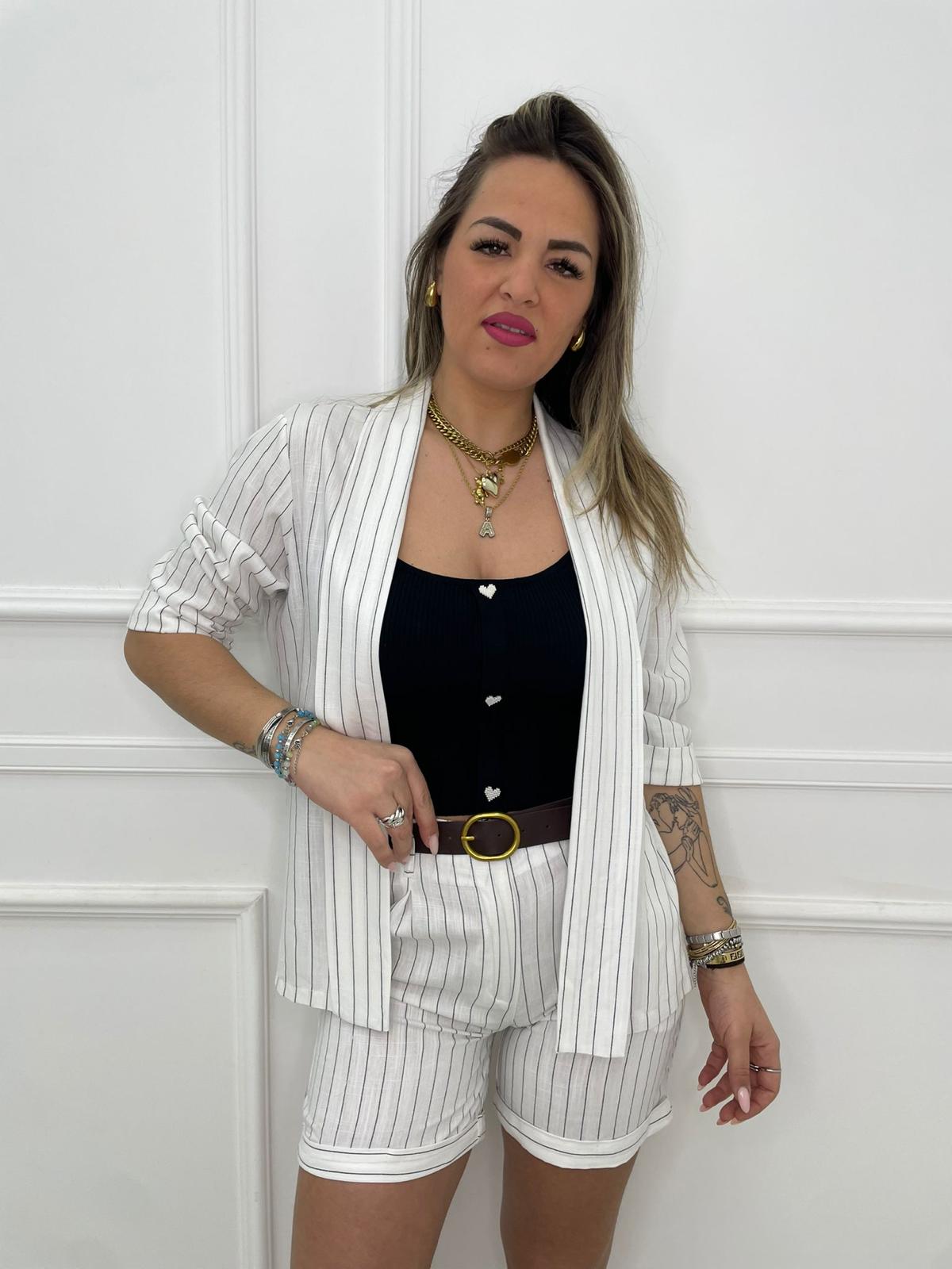 Coordinato 2 pezzi effetto lino a righe con bermuda