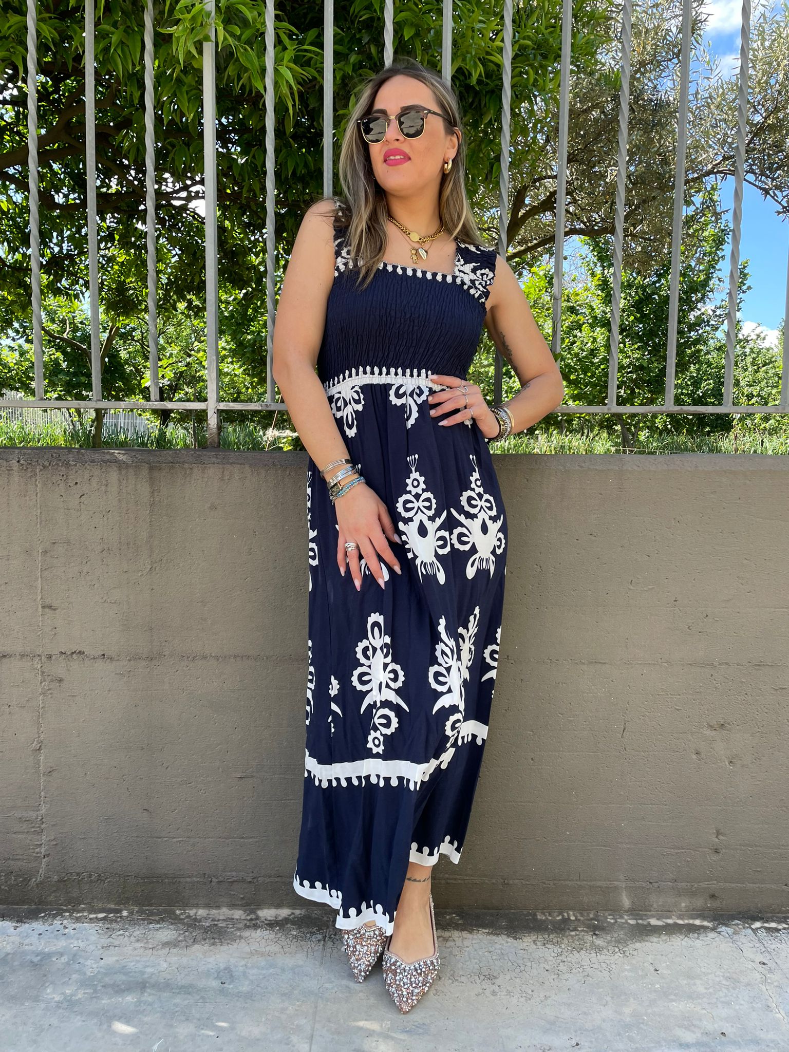 Vestito lungo a fantasia con fascia elastica