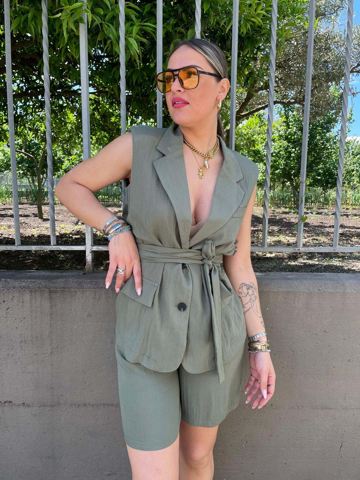 Coordinato 2 pezzi effetto lino con giacca giro manica e bermuda