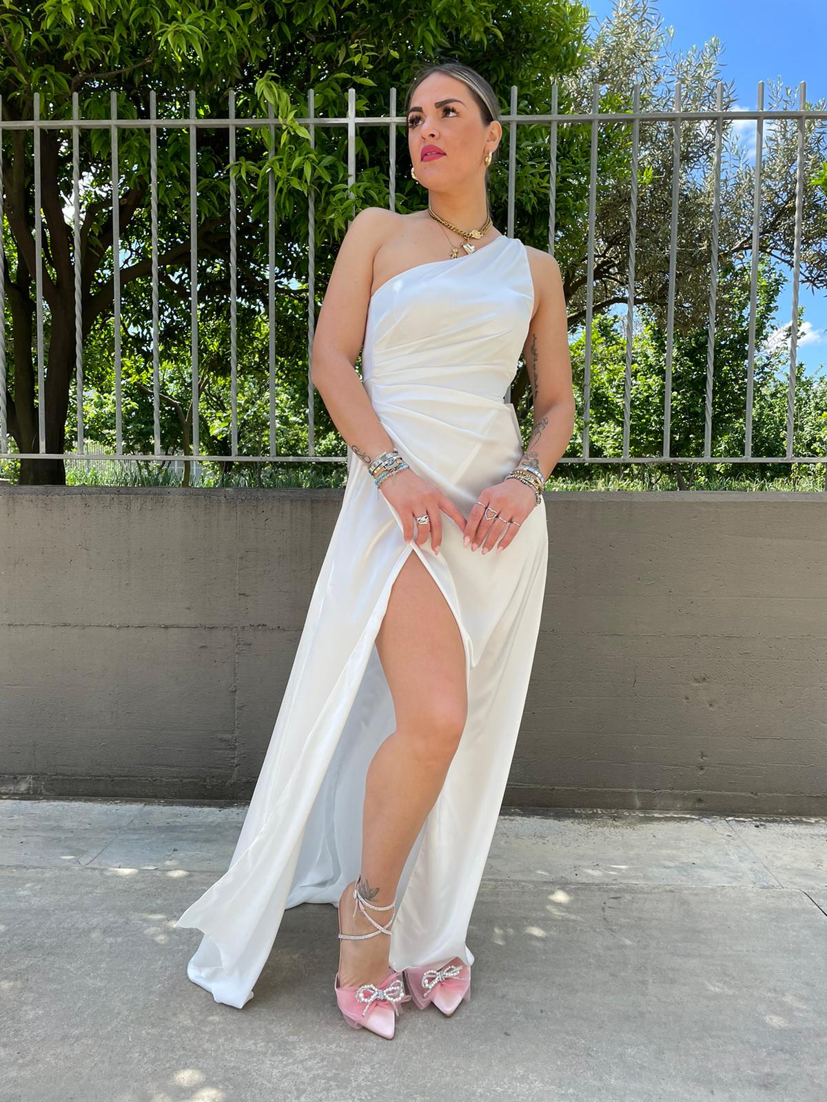 Vestito lungo effetto seta mono spalla