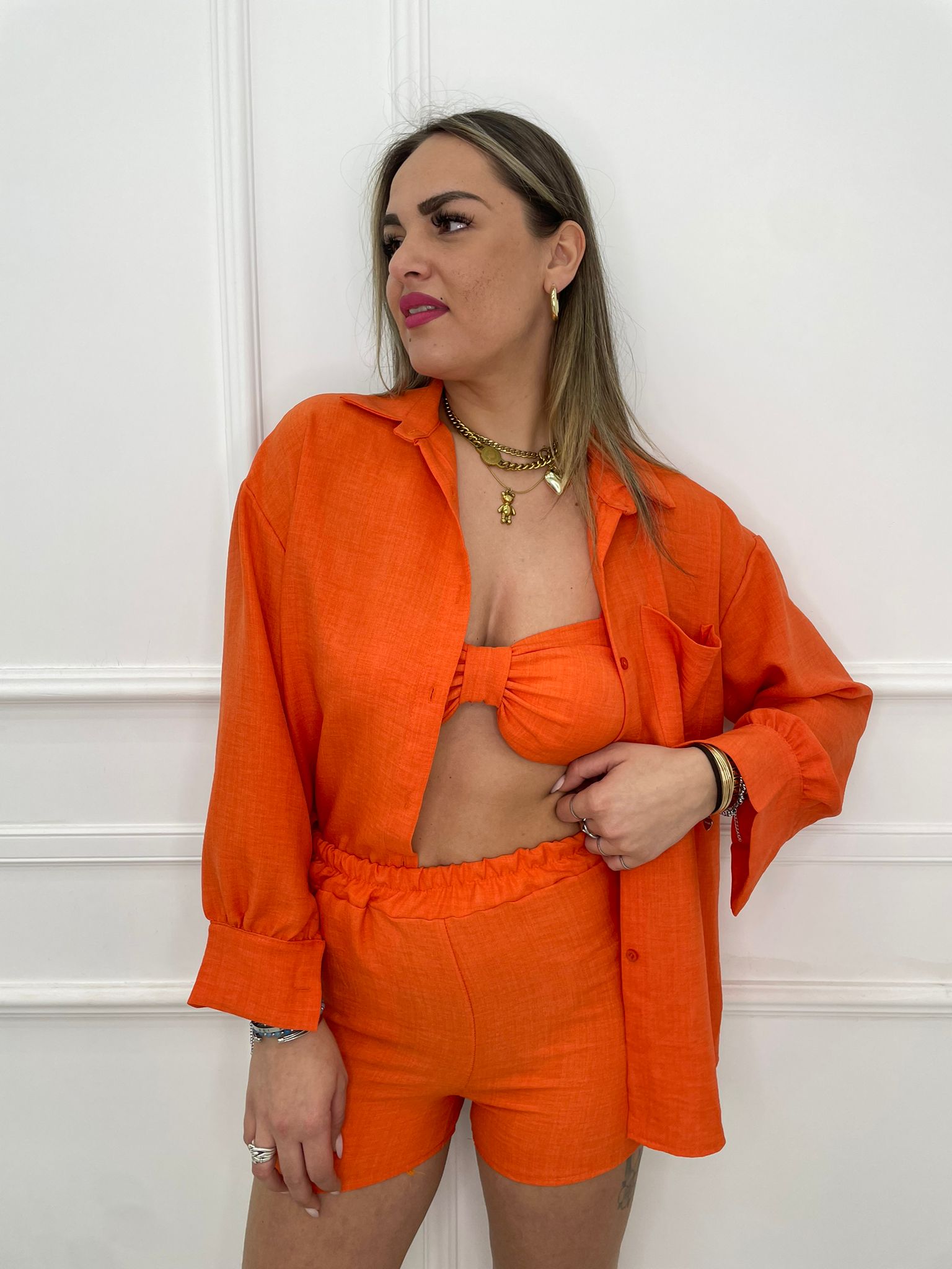Coordinato effetto lino 3 pezzi con shorts e top crop