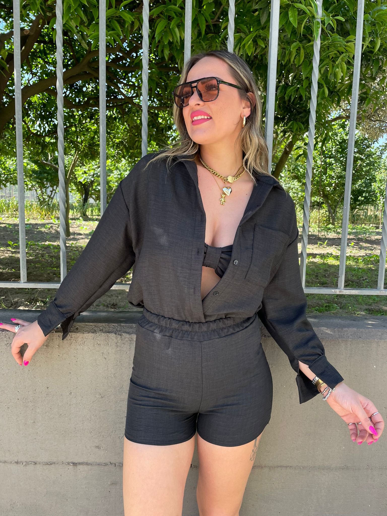 Coordinato effetto lino 3 pezzi con shorts e top crop
