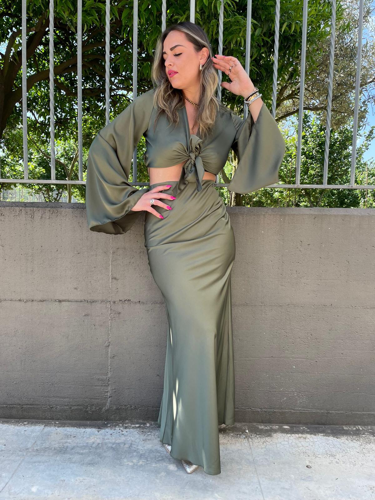 Coordinato 2 pezzi effetto seta con gonna lunga e camicia crop
