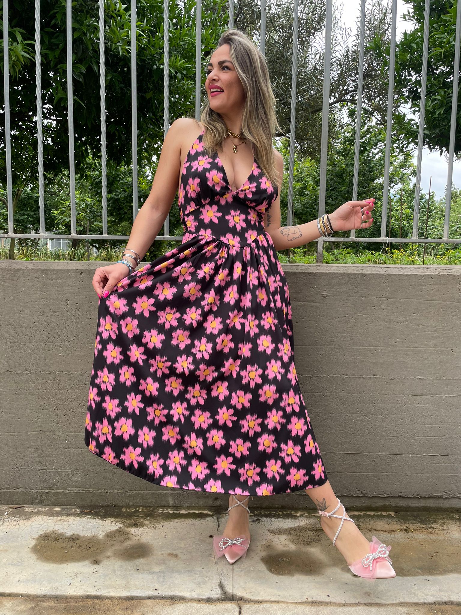 Vestito midi scampanato con schiena scoperta