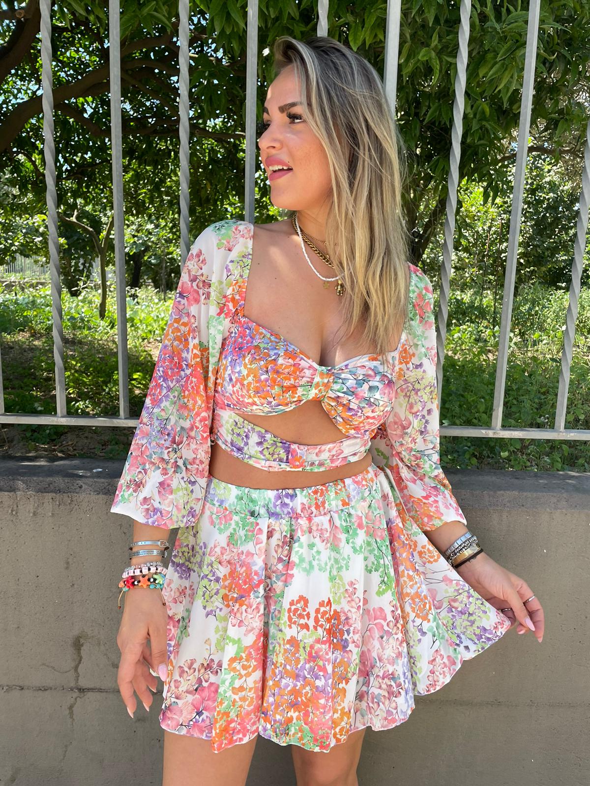Coordinato 2 pezzi floreale con mini gonna