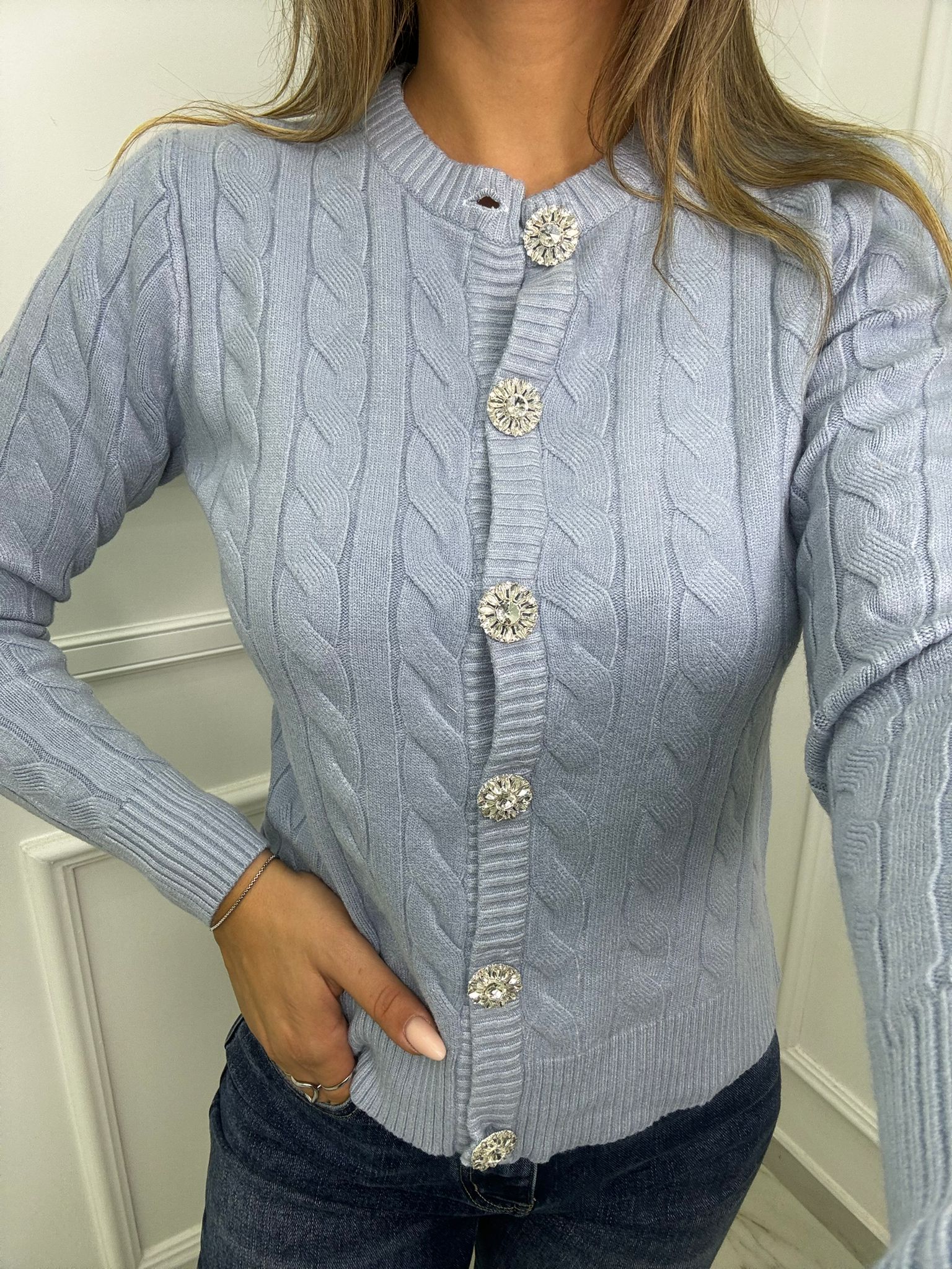 Cardigan trama treccia con bottoni gioiello