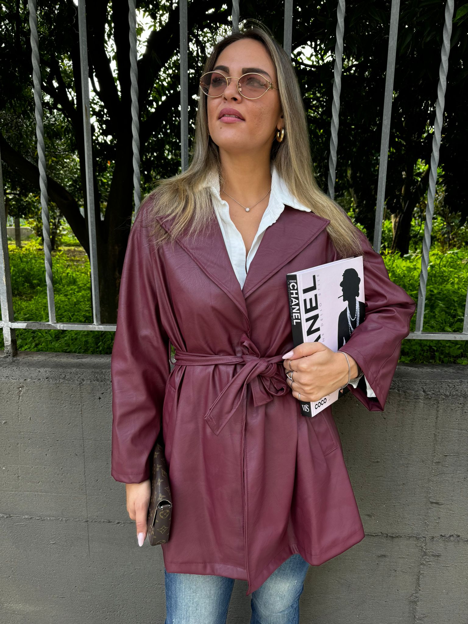 Trench eco pelle con cintura in vita