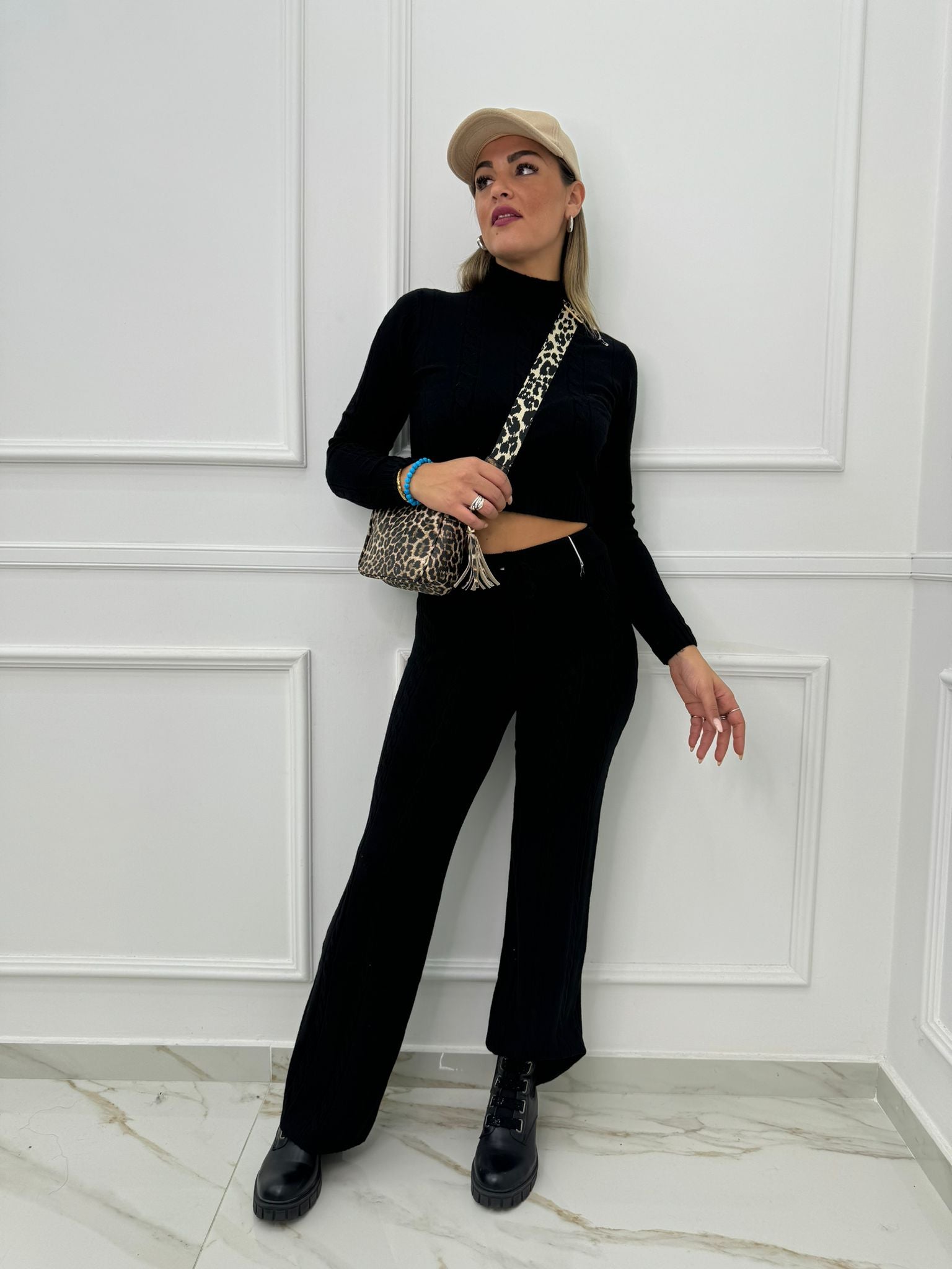 Coordinato 2 pezzi trama treccia con maglia mezzo collo