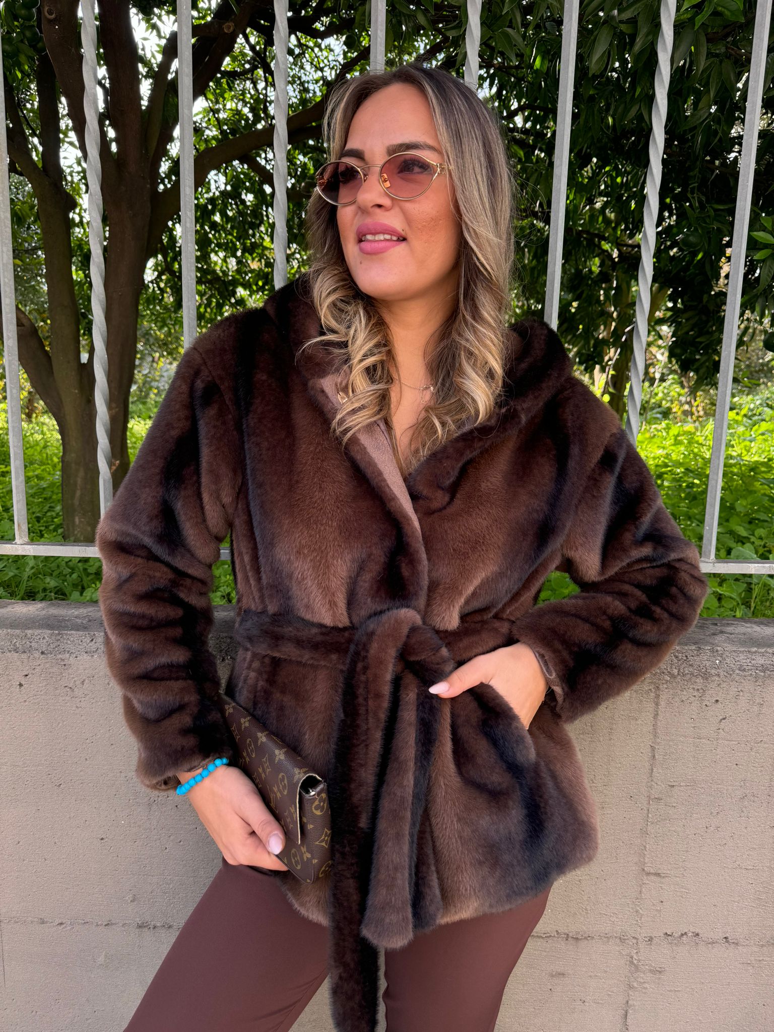 Pelliccia top quality con cintura in vita regolabile