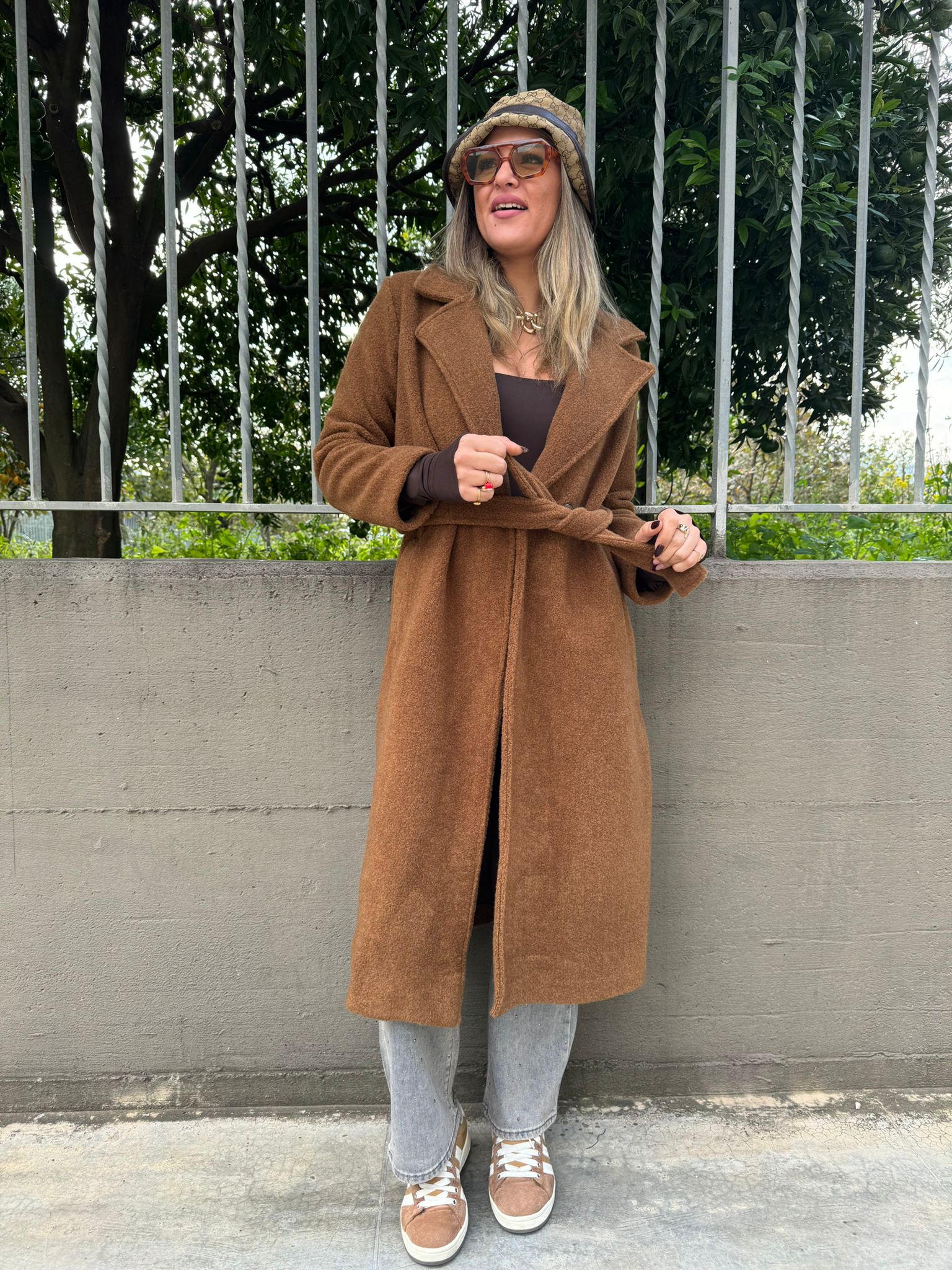 Cappotto in simil alpaca con cintura in vita