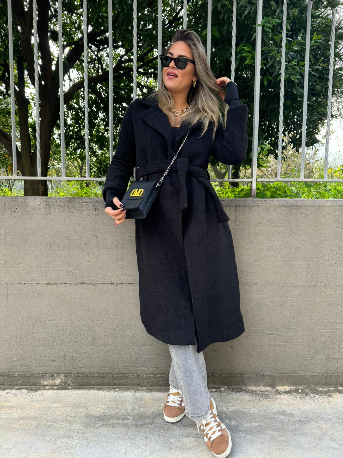 Cappotto in simil alpaca con cintura in vita