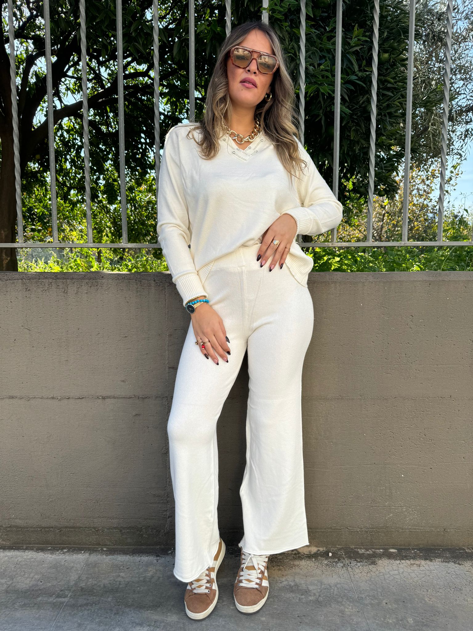 Coordinato 2 pezzi con maglia scollo a V