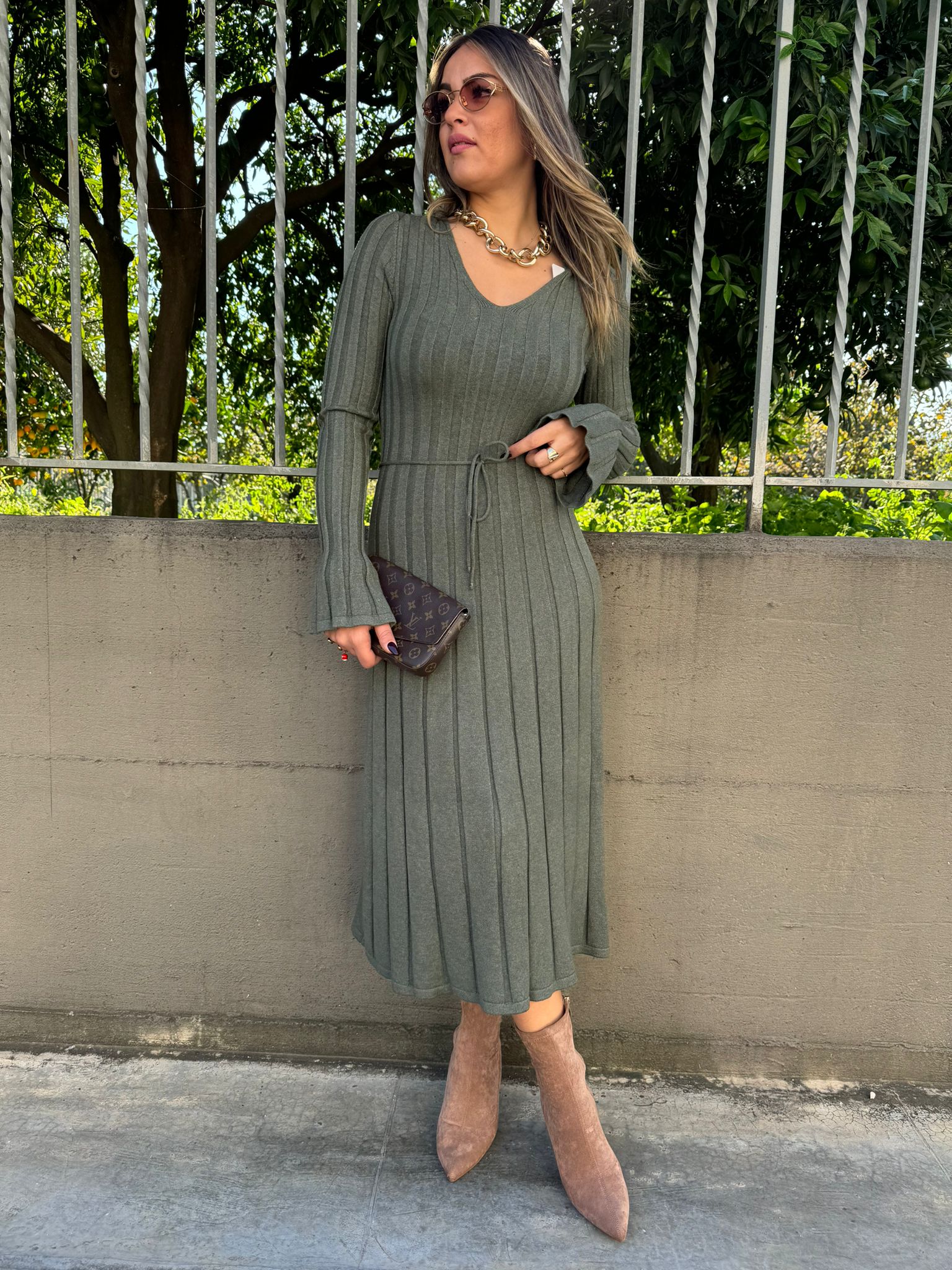 Vestiti midi a coste scampanato