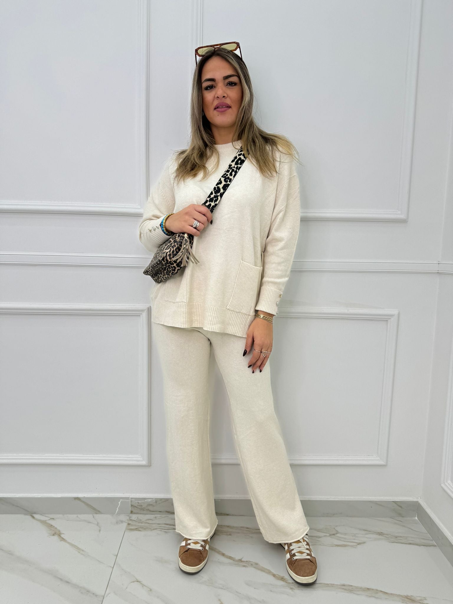 Coordinato 2 pezzi tinta unita con maglia lunga con tasconi