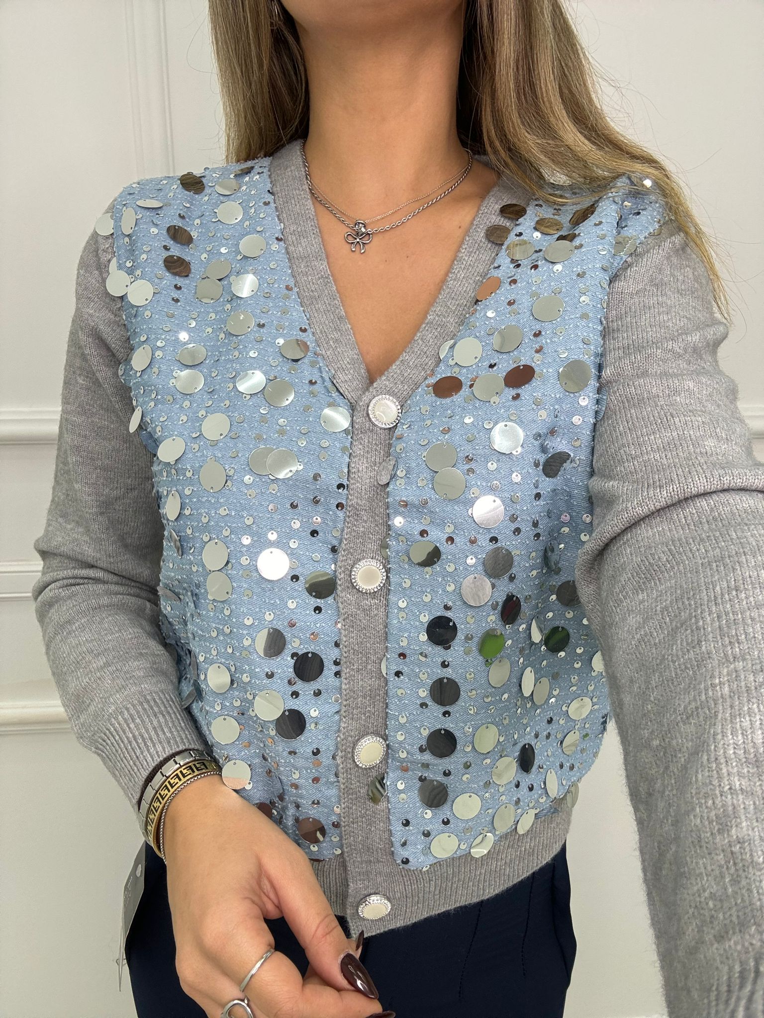 Cardigan con inserti di jeans e paillettes