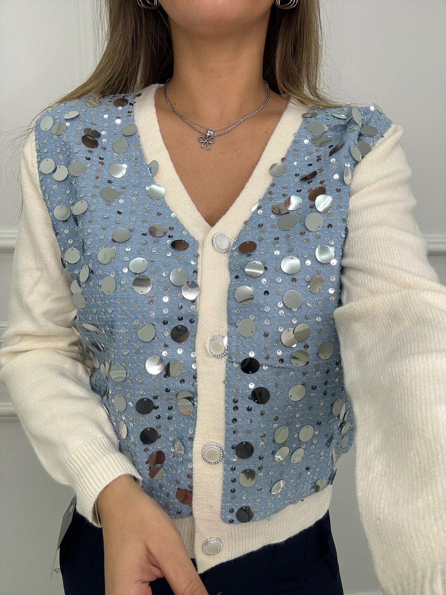 Cardigan con inserti di jeans e paillettes