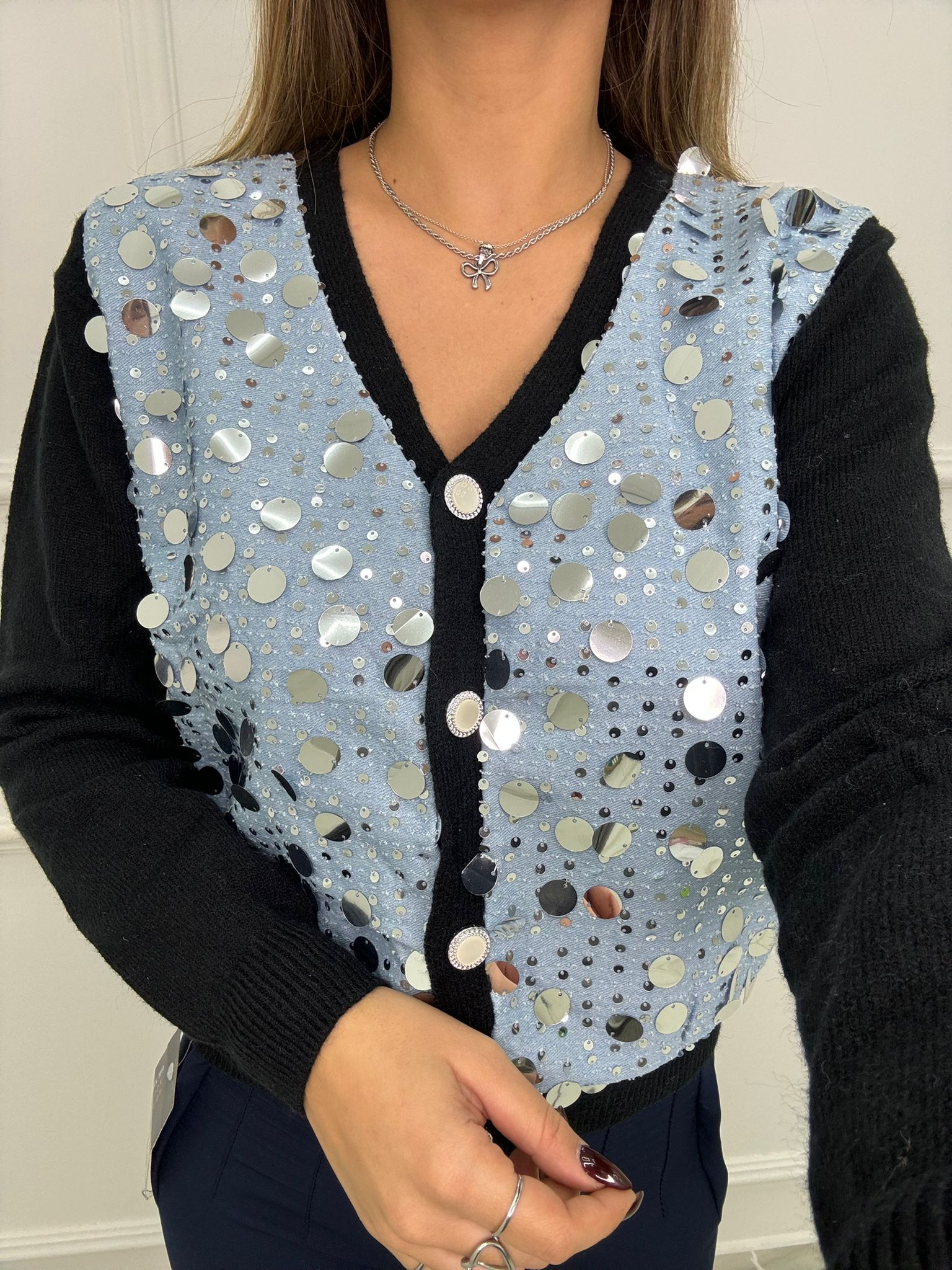 Cardigan con inserti di jeans e paillettes