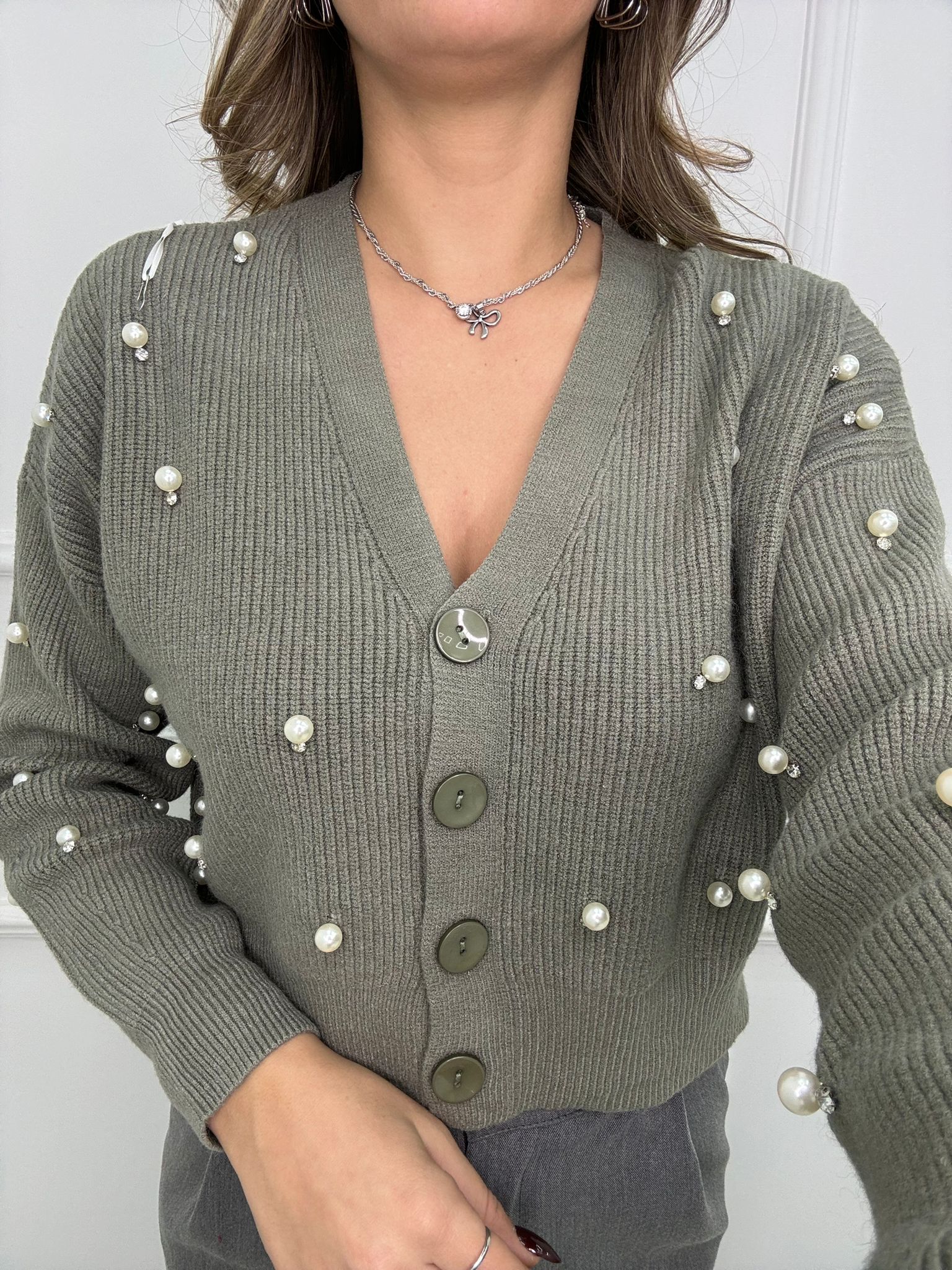 Cardigan con perle e swarovski