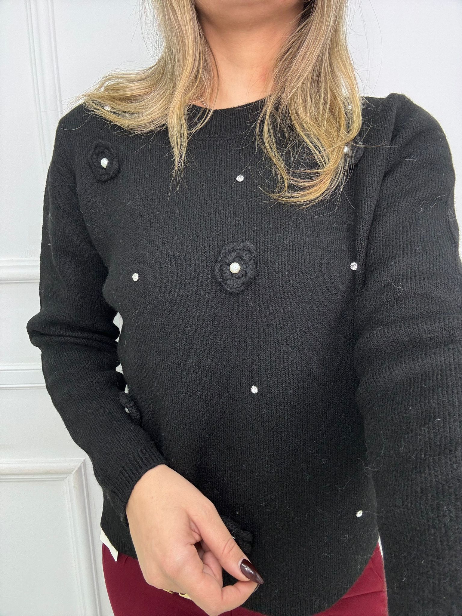 Maglione giro collo con fiori