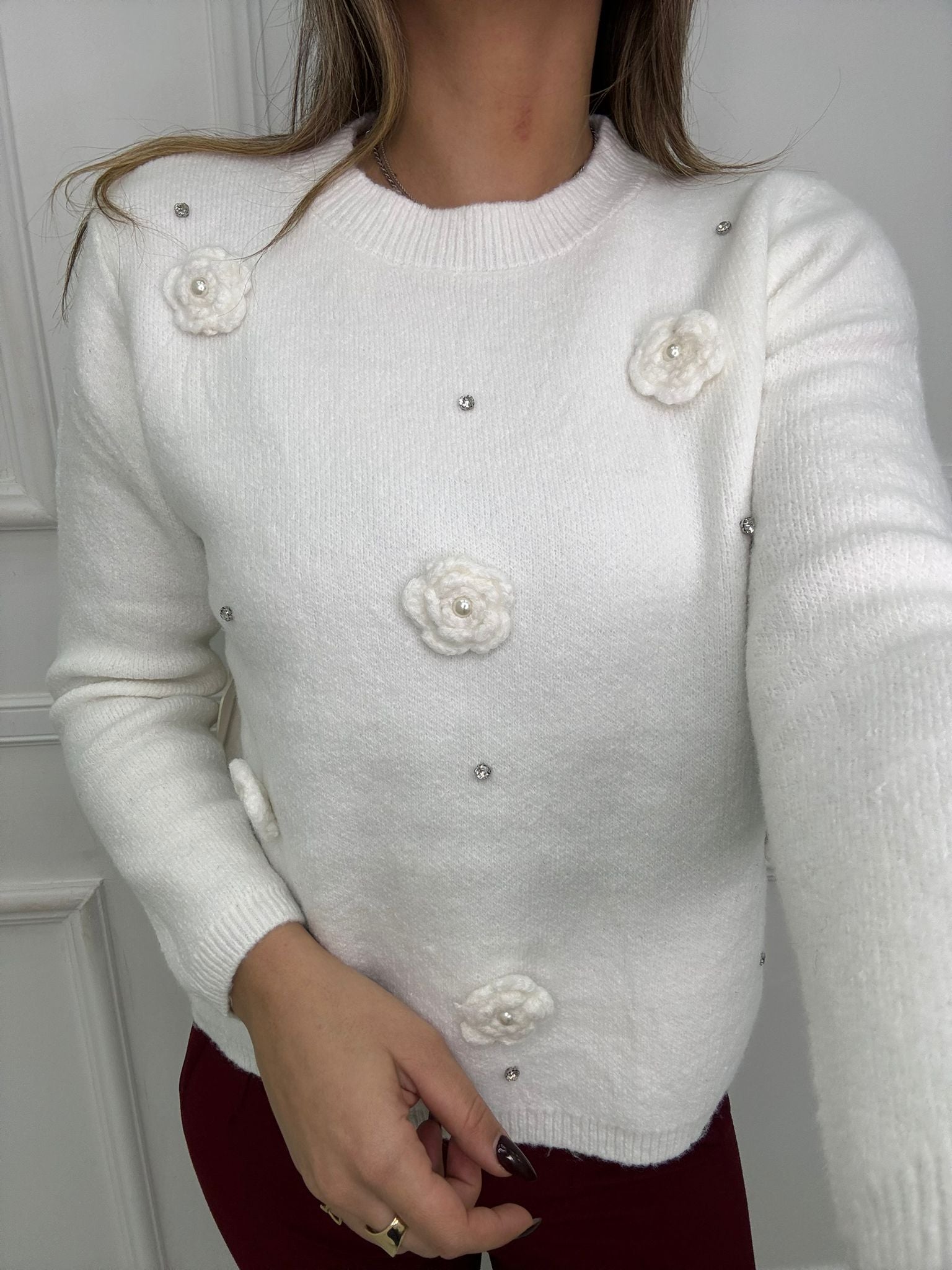 Maglione giro collo con fiori