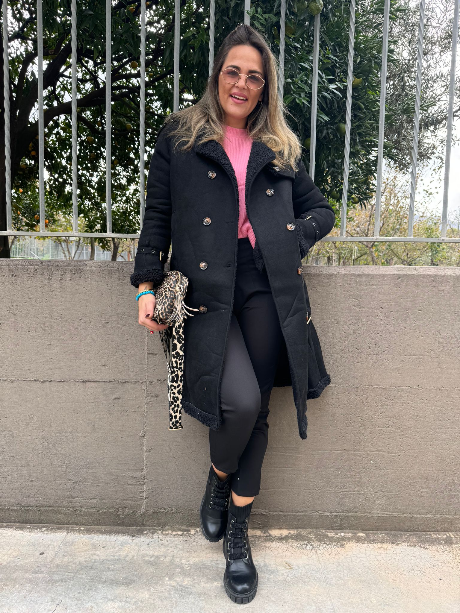 Cappotto lungo in simil camoscio con cintura in vita